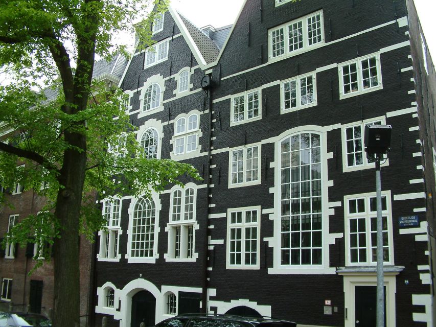Amsterdam Old City Private Walking Tour - Starting at Central Station and entering old Amsterdam