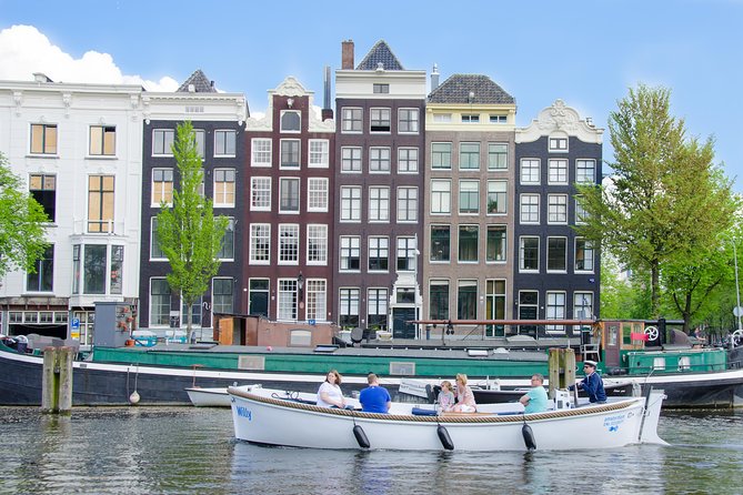 Amsterdam Open Boat Sightseeing Canal Cruise - Why an open boat changes the Amsterdam canal ride