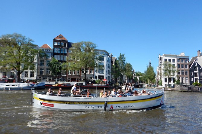 Amsterdam Open Boat Tour with Local Guide - Price and the value of live commentary