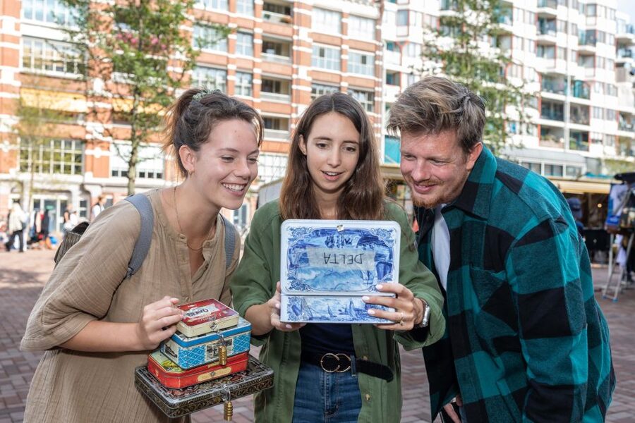 Amsterdam: "Operation 45 " Treasure Hunt Walking Tour - The missing diamonds and the Dutch Resistance