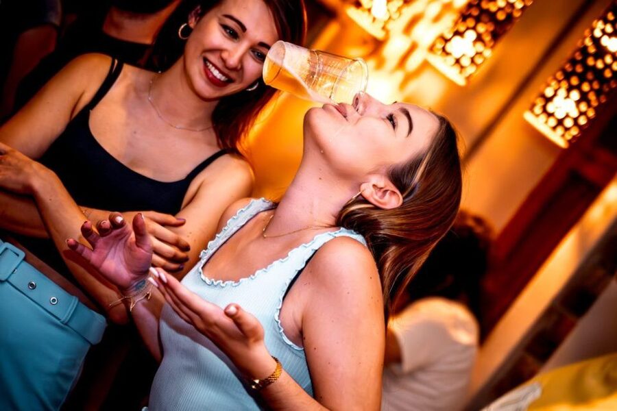 Amsterdam: Original Pub Crawl Party with VIP Entrance - Cancellation and booking flexibility