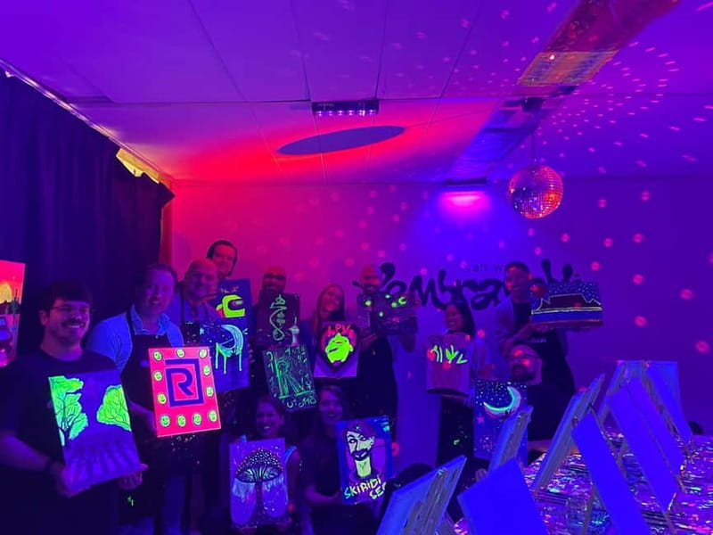 Amsterdam: Paint and Sip in the Dark at Rembrandt van Wine - Who should book this Amsterdam activity?