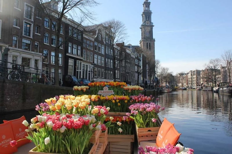 Amsterdam: Premium Tulip Boat Canal Tour - From the bridges to the grand canal houses