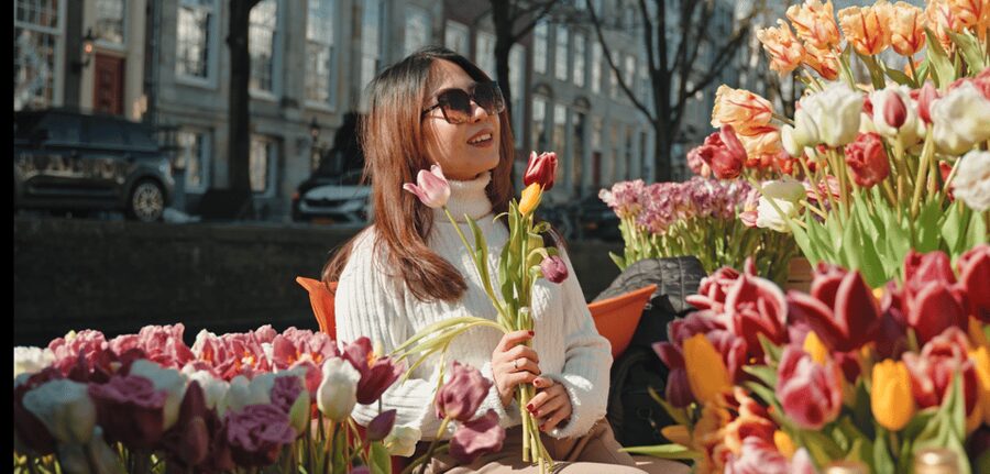 Amsterdam: Premium Tulip Boat Canal Tour - Who should book this Amsterdam canal experience?
