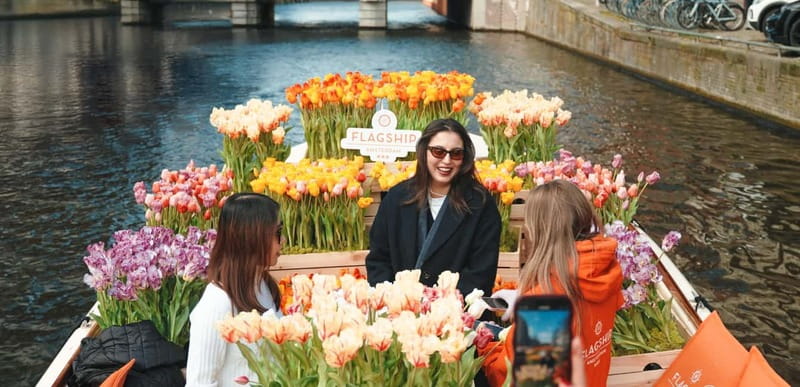 Amsterdam: Premium Tulip Boat Canal Tour - Boarding for a one-hour ride