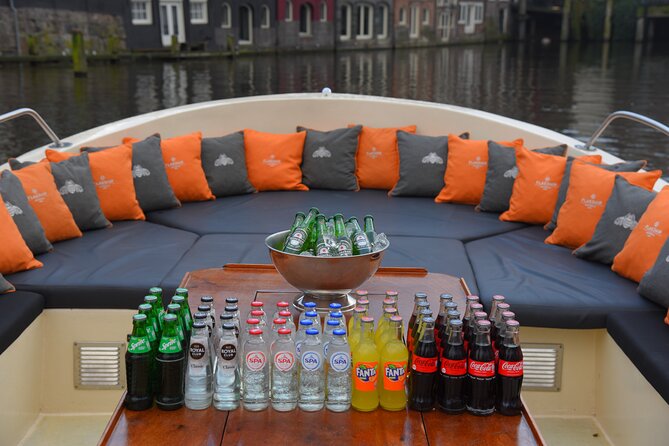 Amsterdam Private Boat Trip With Skipper, Burger and Beers - What the food and drinks add to the outing
