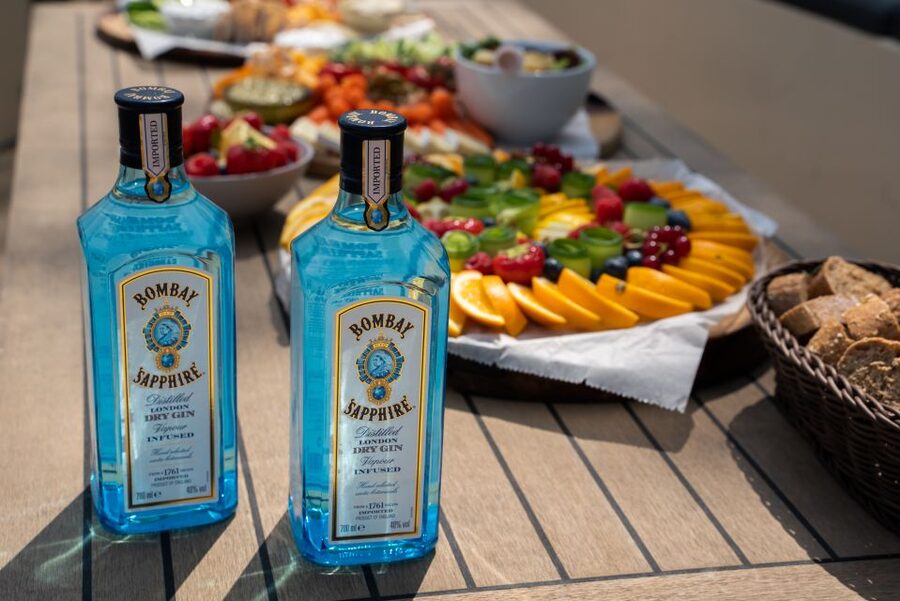 Amsterdam: Private Canal Booze Cruise with Unlimited Drinks - The Seven Bridges viewpoint