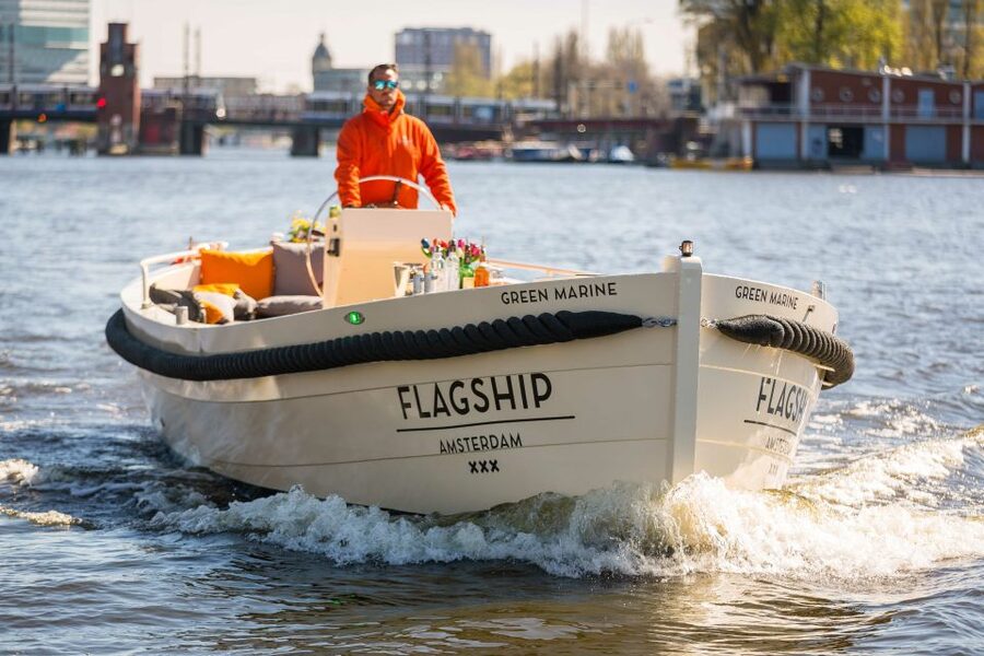 Amsterdam: Private Cruise with Drinks & Optional Snacks - A relaxed way to see Amsterdam from the canals