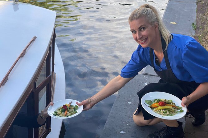 Amsterdam Private Dinner Cruise incl Drinks & 2-course Dinner 2hr - The classic boat and photo views