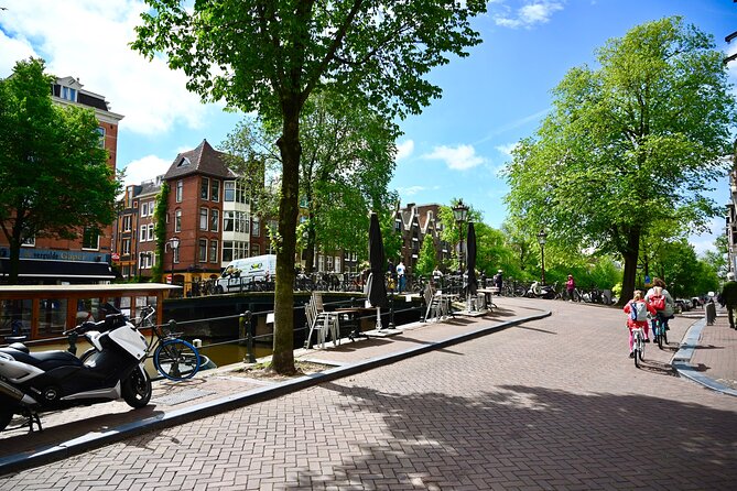 Amsterdam Private Food Tour +10 Classic Tastings in Jordaan Area - Why the Jordaan makes such a good food-tour setting