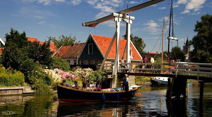 Amsterdam: Private green tour !!! Windmills, castle - Key points at a glance