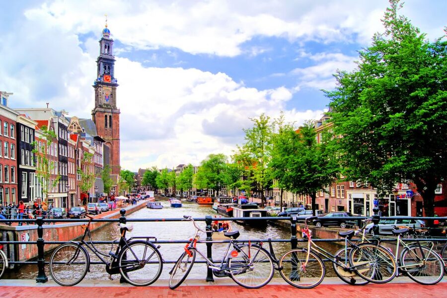 Amsterdam: Private Guided Walking Tour - Cobblestones and the Medieval Center