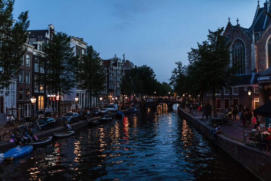 Amsterdam: Private Night Tour of Speakeasies and Bars - Key points to know before you book