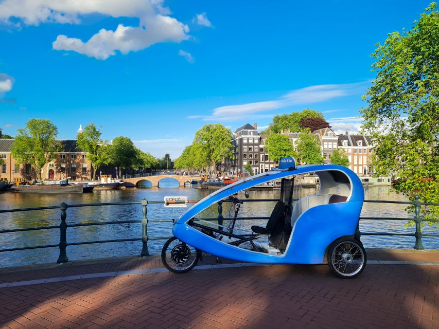 Amsterdam: Private Pedicab Historical Sightseeing Tour - Zeedijk and Chinatown reveal the old city edge