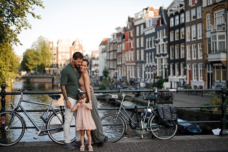 Amsterdam: Private Photoshoot in iconic locations - From formal gardens to Amsterdam street scenes
