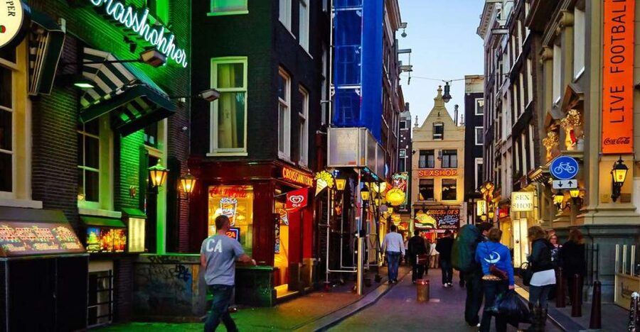 Amsterdam: Private Red Light District and Food Tour - A thoughtful way into Amsterdam’s most famous district