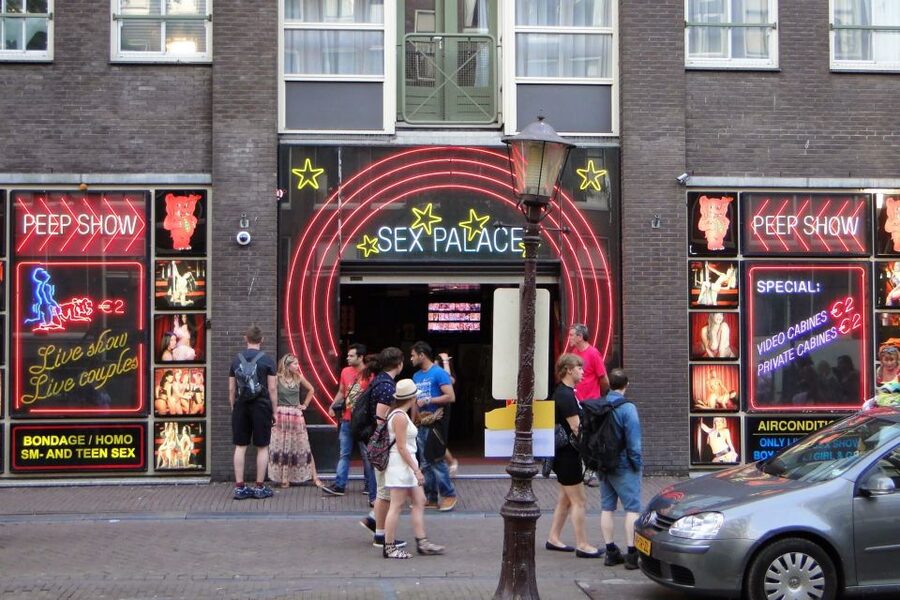 Amsterdam: Private Red Light District and Food Tour - Is a private two-hour walk worth $112?