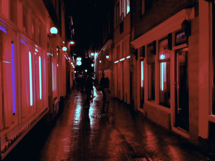 Amsterdam: Private Red Light District Tour in Spanish - Why this private Spanish tour can make sense