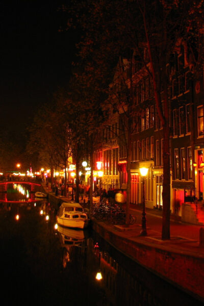 Private Red Light District Tour in Spanish