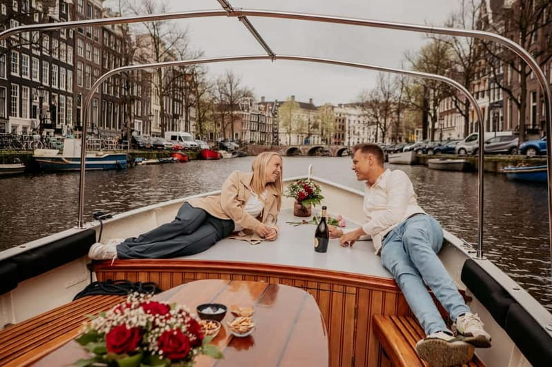 Amsterdam: Private Romantic Canal Cruise w. Prosecco/Snacks - Herengracht and the return trip