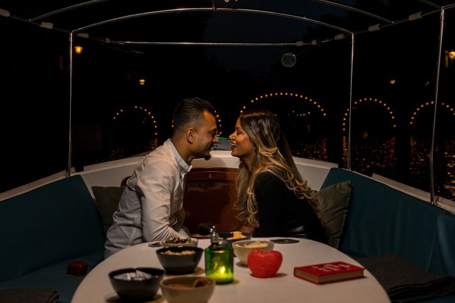 Amsterdam: Private Romantic Evening Boat Tour with Prosecco - Key points to know before booking