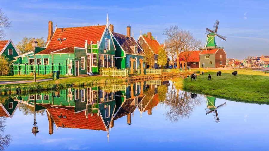 Amsterdam: Private Tour Giethoorn, Zaanse Schans Local Guide - Cheese, clogs, and practical Dutch traditions