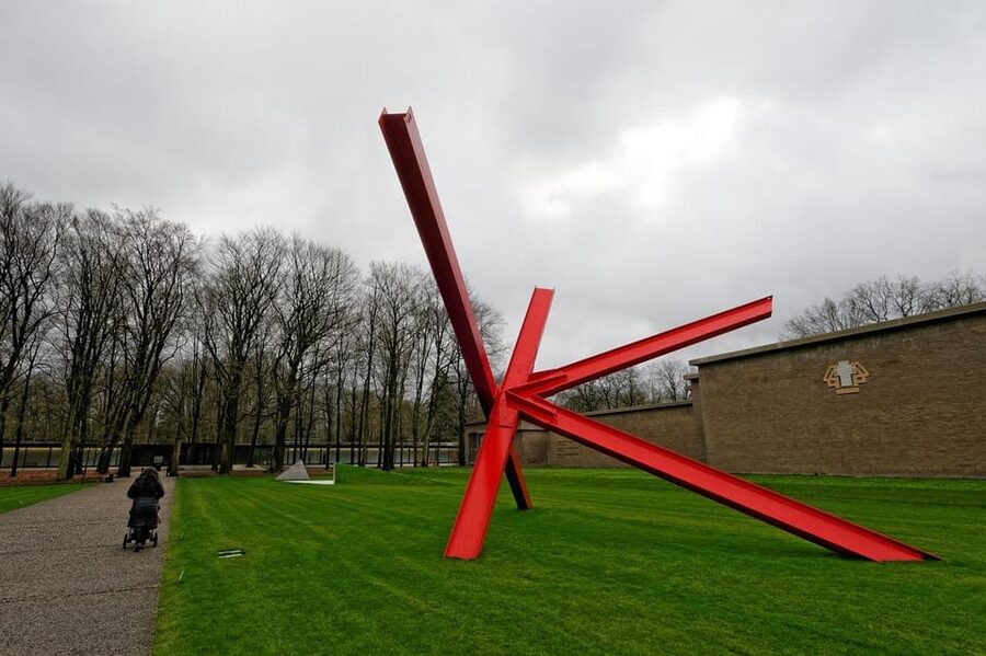 Amsterdam: Private tour to Kröller-Müller Museum - What the private Mercedes service adds