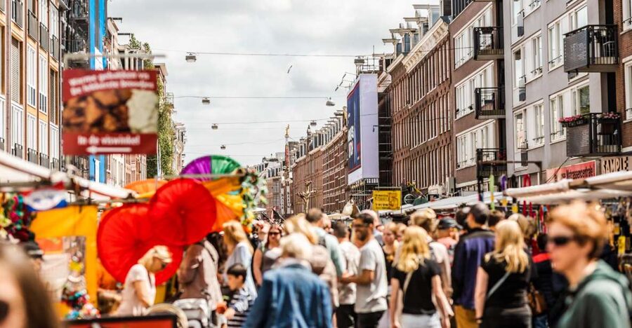Amsterdam: Private Walking Tour of Jordaan & De 9 Straatjes - Jordaan, canals, galleries, and everyday Amsterdam