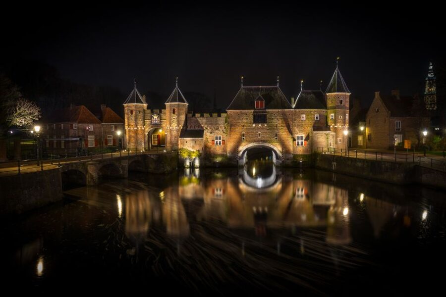 Amsterdam Private Welcome Tour with a Local Guide - Finding places you might miss on your own