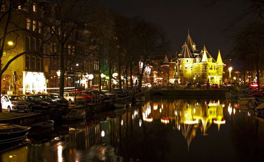 Amsterdam Private Welcome Tour with a Local Guide - How the guides shape the experience