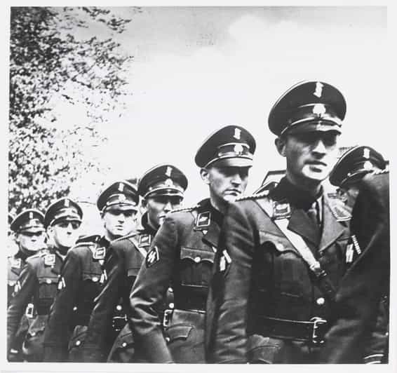 Amsterdam: Private World War Two History Walking Tour - The German army arrives in Amsterdam