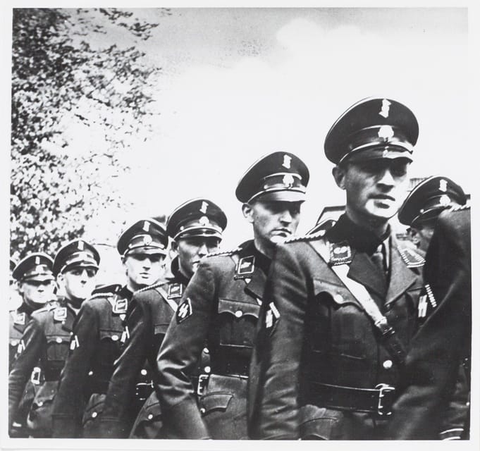 Amsterdam: Private World War Two History Walking Tour - The deportation of Amsterdam’s Jewish residents