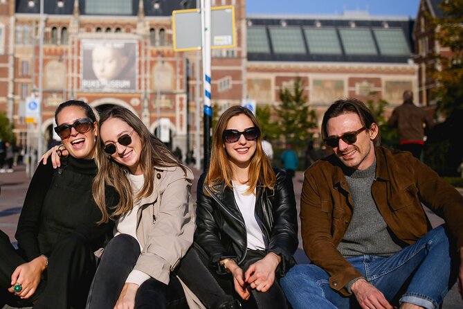 Amsterdam: Professional Rijksmuseum & Museumplein Photoshoot - The 30-minute route around Museumplein