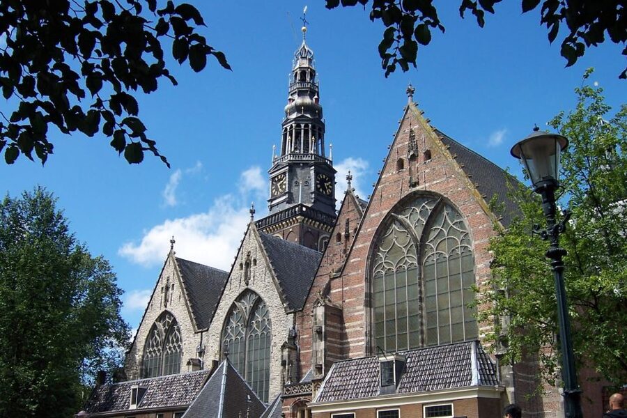 Amsterdam: Red Light District 1-hour Smartphone Audio Tour - Ons’ Lieve Heer op Solder and Amsterdam’s hidden religious past