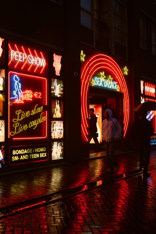 Amsterdam: Red Light District and Coffeeshop Culture Tour - Narrow lanes, smartshops, and overlooked corners