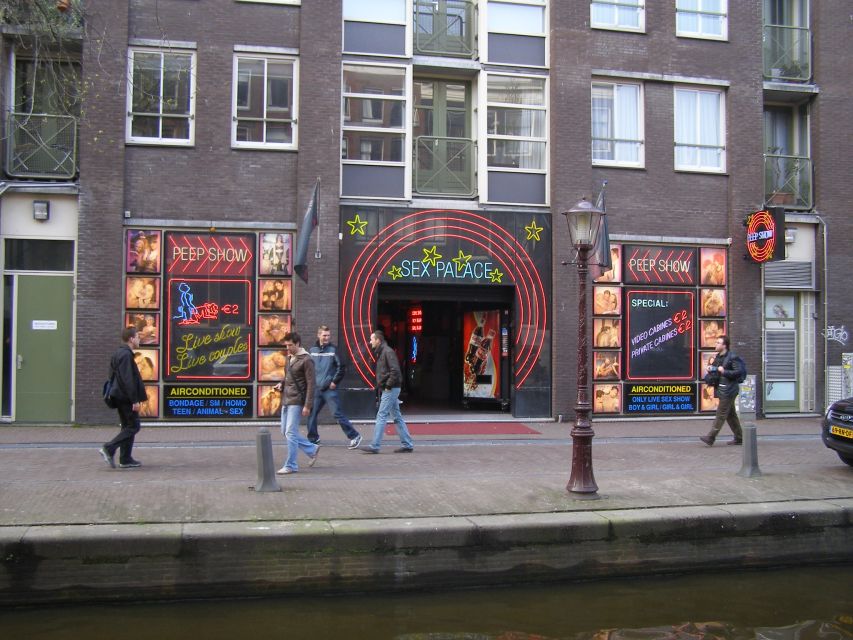 Amsterdam: Red Light District and Coffeeshop tour - Who will get the most from this experience?
