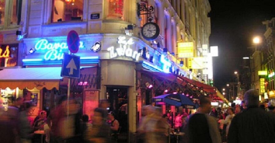 Amsterdam: Red Light District and Local Pub Tour - Starting near Saint Nicholas Basilica and the Old Town
