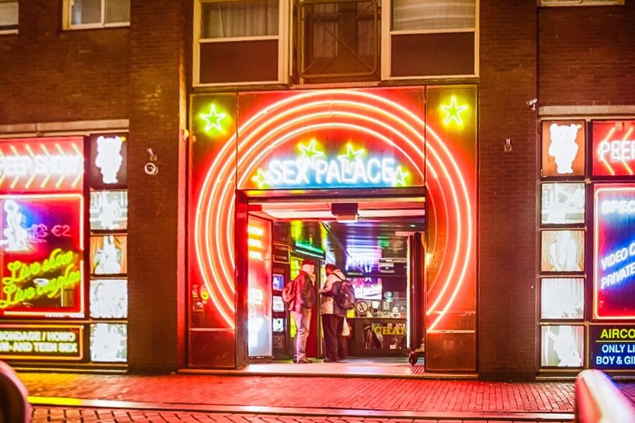 Amsterdam Red Light District & Coffee Shop Tour - Chinatown, the Schreierstoren, and Zeedijk
