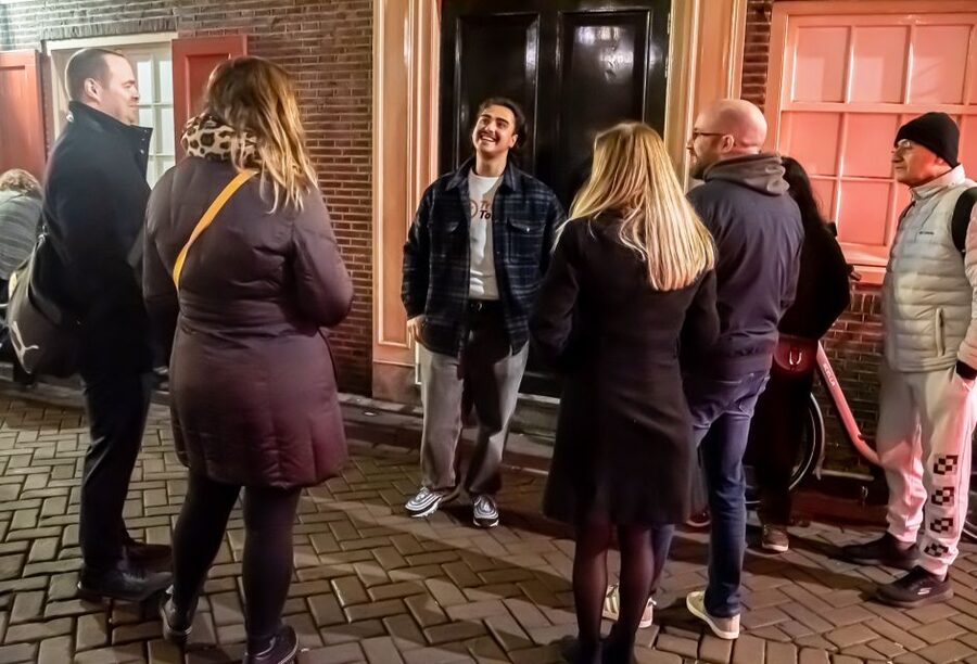 Amsterdam: Red Light District Exclusive Night Tour - What this Amsterdam night walk is really about