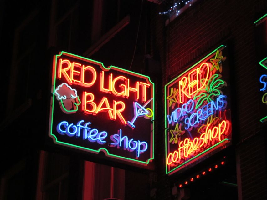 Amsterdam: Red Light District Exclusive Night Tour - Nieuwmarkt and the final stretch