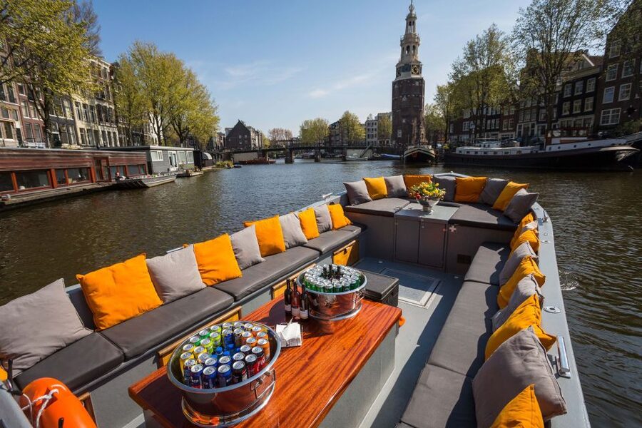 Amsterdam: Red-Light District Pub Crawl and Booze Boat Tour - Why the $56 price can make sense