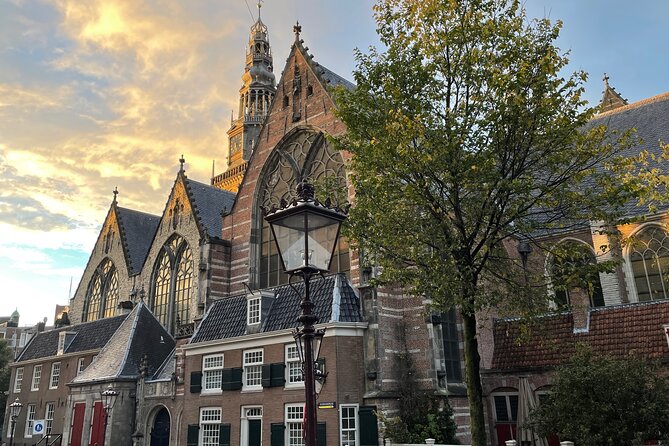Amsterdam Red Light District: Serene and Other! - Why the guide can make or break the experience
