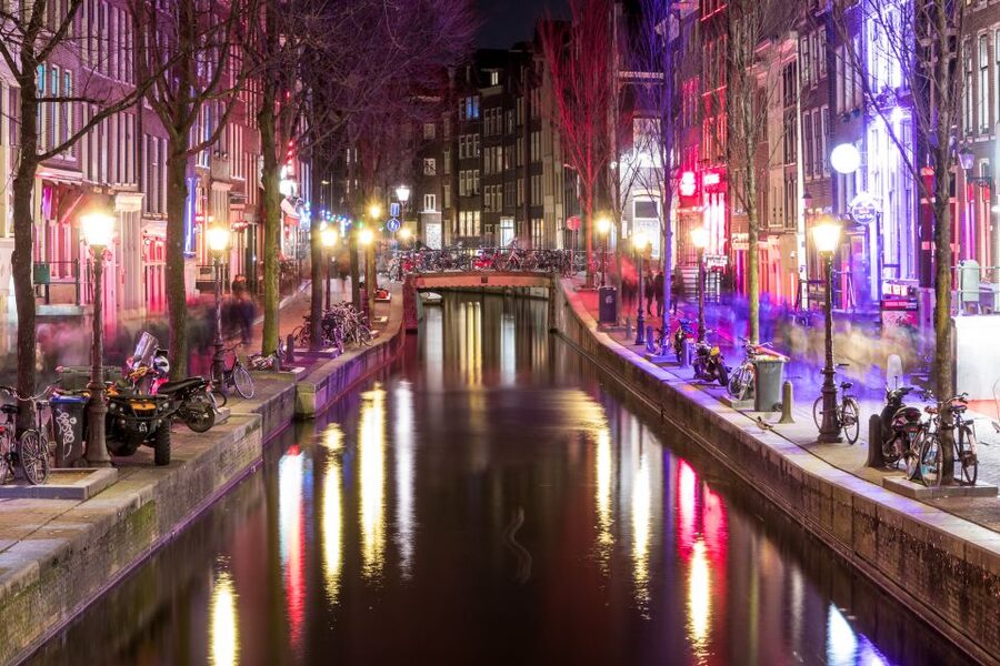Amsterdam: Red Light District Walking Tour - Chinatown, shops, and a possible snack stop