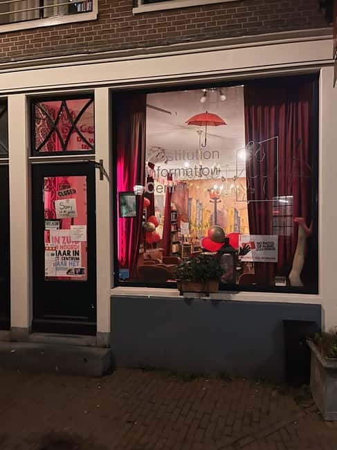 Amsterdam: Red light tour in German/English for groups of 4 people or more - Key points at a glance