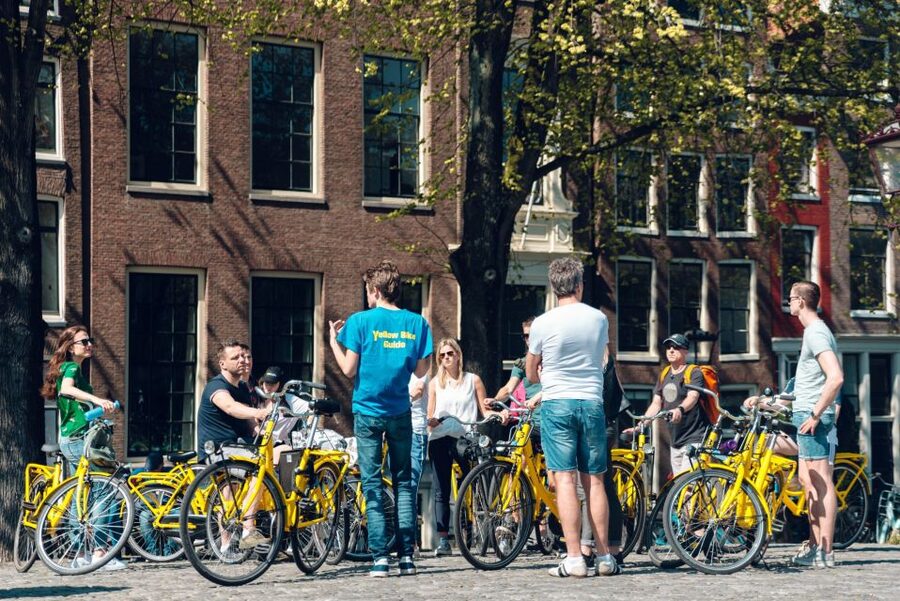 Amsterdam: Relaxed City Highlights Guided Bike Tour - Why a bicycle is the right way to see Amsterdam