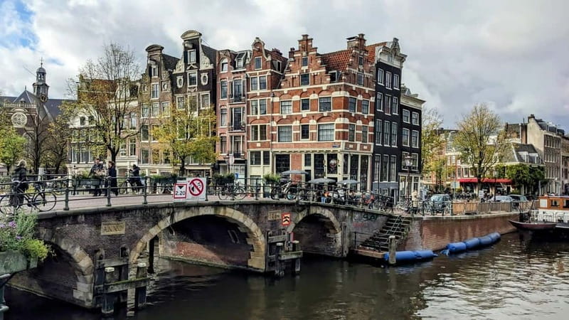 Amsterdam: Rembrandt & Van Gogh walking tour - Meeting at Prins Hendrikkade 95