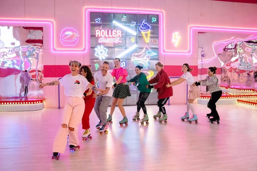 Amsterdam: Roller Dreams & Amsterdam Nightlife Experience - Turning the pass into your own Amsterdam night