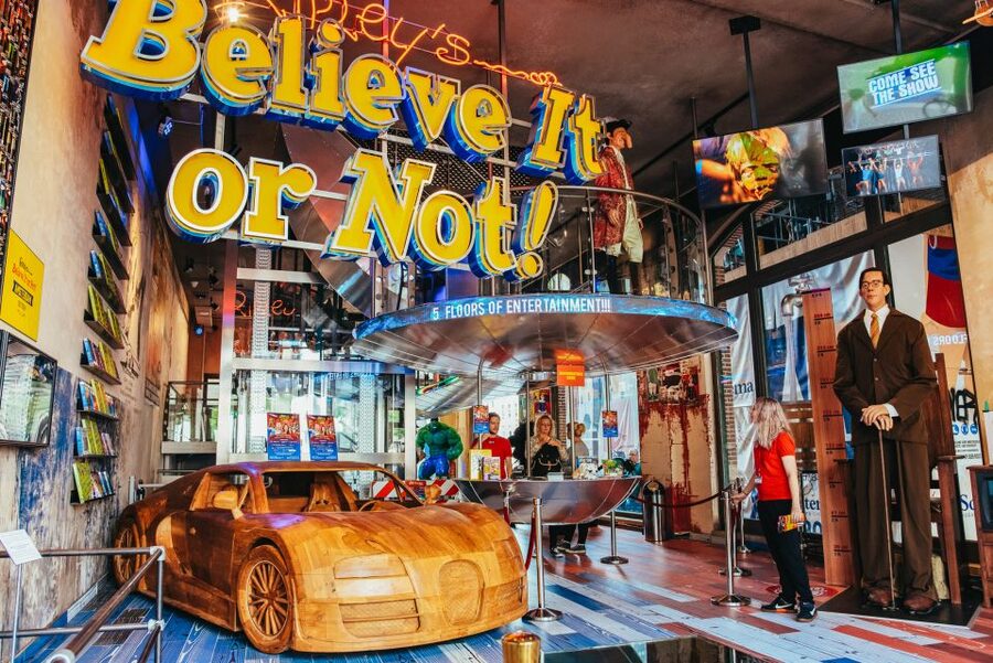 Amsterdam's Weirdest Museum: Believe It or Not! - Optical illusions, games, and photo stops