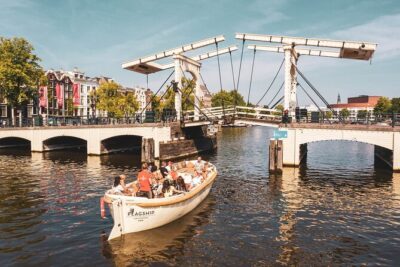 Saloon Boat Cruise + Unlimited Drinks & Bite option
