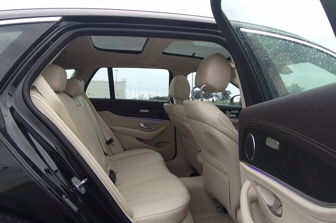Amsterdam Schiphol Airport (AMS) to Amsterdam - Arrival Private Transfer - The late-arrival advantage
